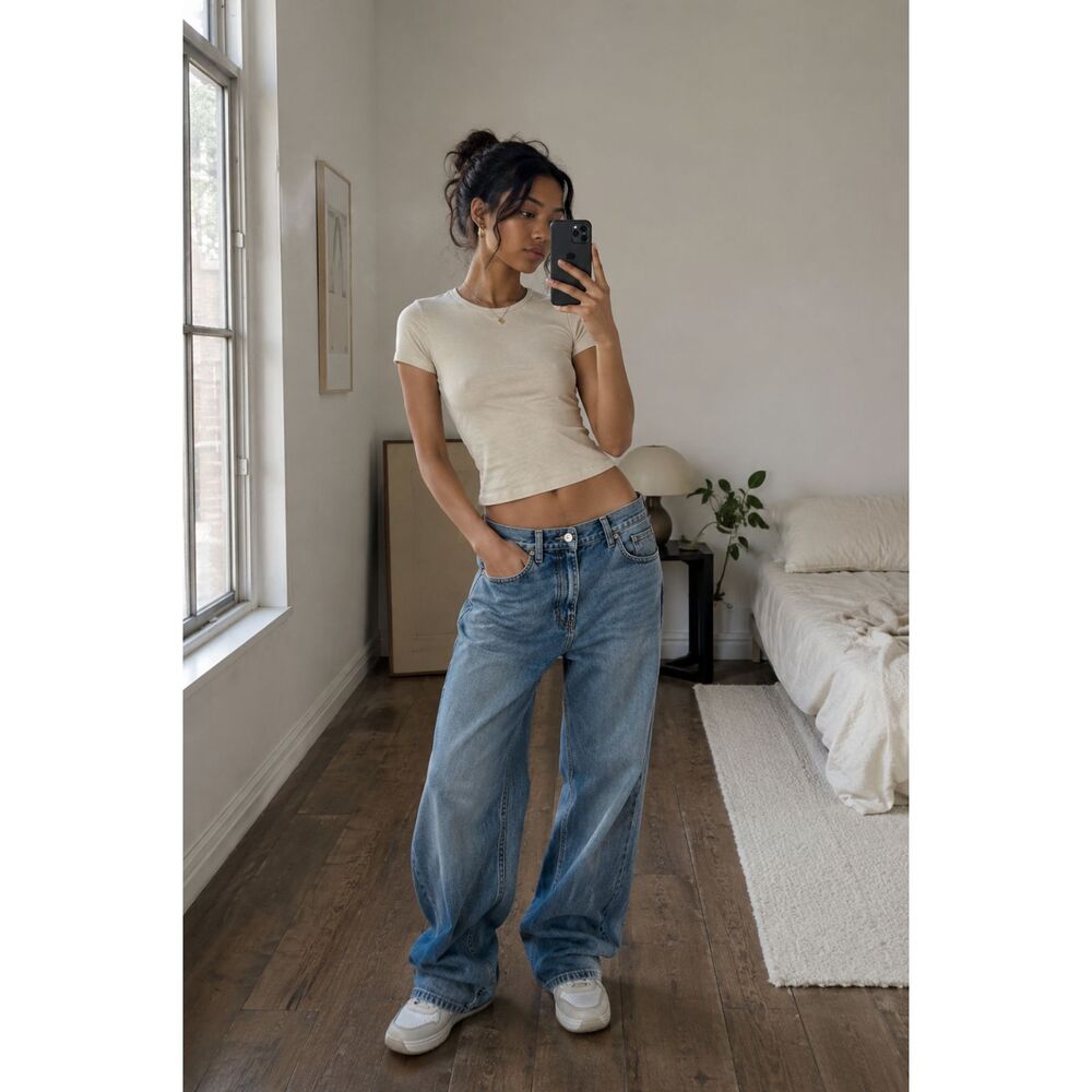 White Fitted Baby Tee Basic Everyday Minimalist Top